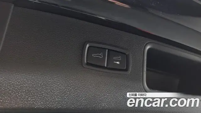 Porsche Macan 2019 — Şəkil 21/31