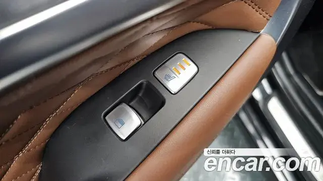 Genesis G70 2018 — ფოტო 18/35
