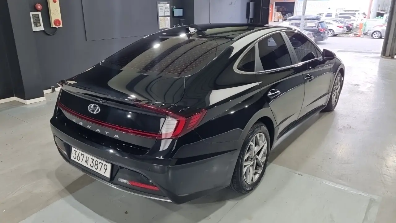 Hyundai Sonata 2021 — Фото 1/18