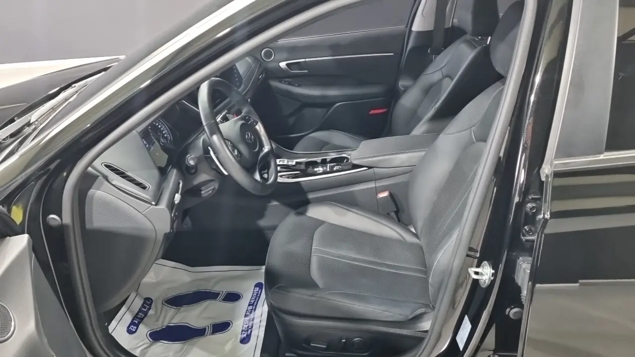 Hyundai Sonata 2021 — Фото 8/18