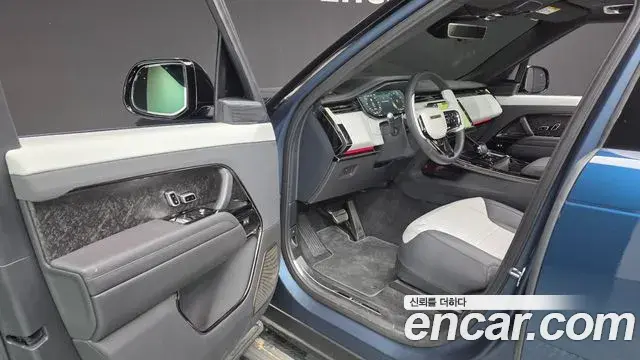 Land Rover Range Rover Sport 2025 — Photo 12/34