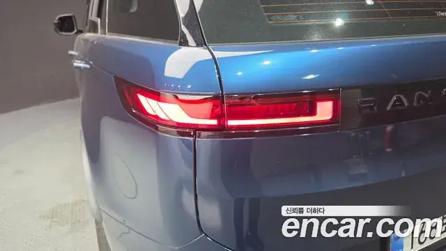 Land Rover Range Rover Sport 2025 — Photo 8/34