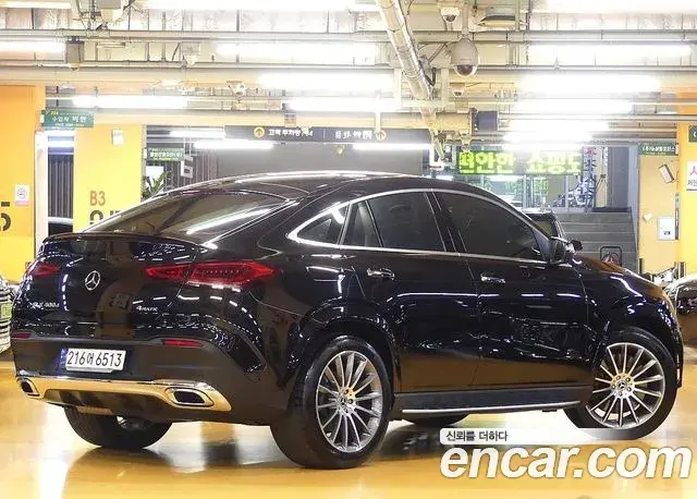 Mercedes-Benz GLE-Class 2023 — Фото 1/20