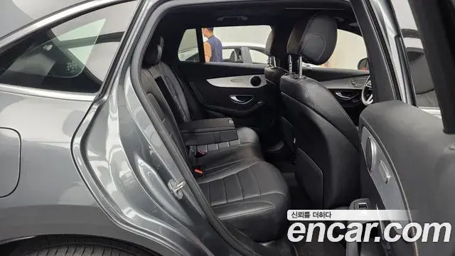 Mercedes-Benz EQC 2020 — ფოტო 22/35