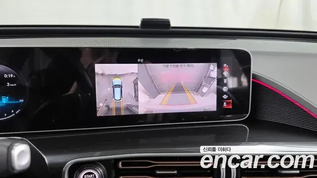 Mercedes-Benz EQC 2020 — ფოტო 19/35