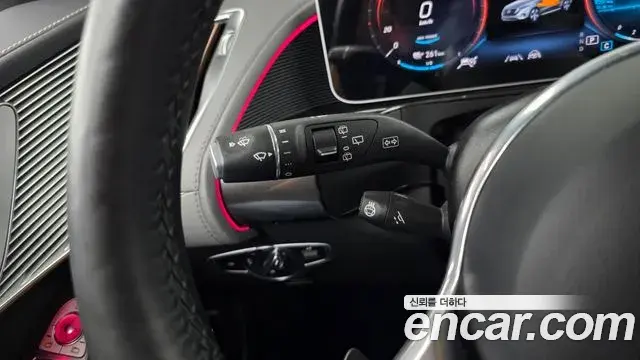 Mercedes-Benz EQC 2020 — ფოტო 17/35
