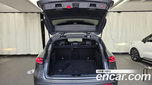 Mercedes-Benz EQC 2020 — ფოტო 23/35