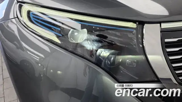 Mercedes-Benz EQC 2020 — ფოტო 8/35