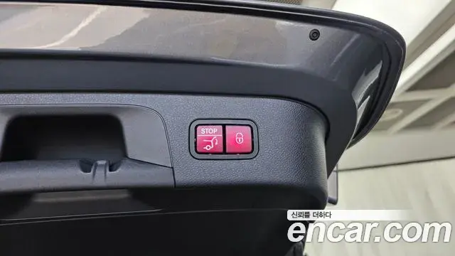 Mercedes-Benz EQC 2020 — ფოტო 16/35