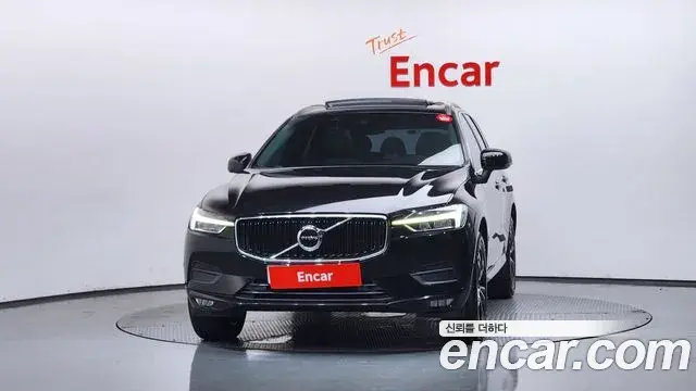 Volvo XC60 2018 — Şəkil 7/36