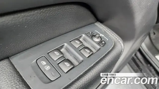 Volvo XC60 2018 — Şəkil 9/36