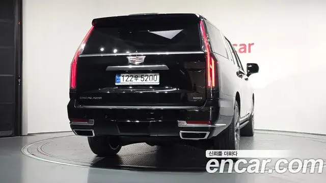Cadillac Escalade 2025 — ფოტო 38/40