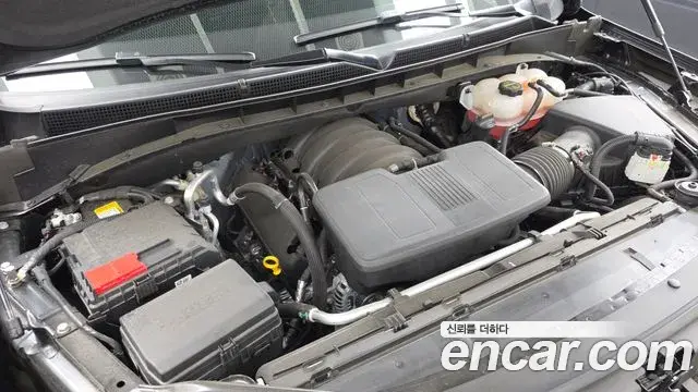 Cadillac Escalade 2025 — ფოტო 11/40