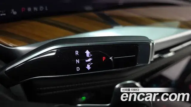 Cadillac Escalade 2025 — ფოტო 21/40