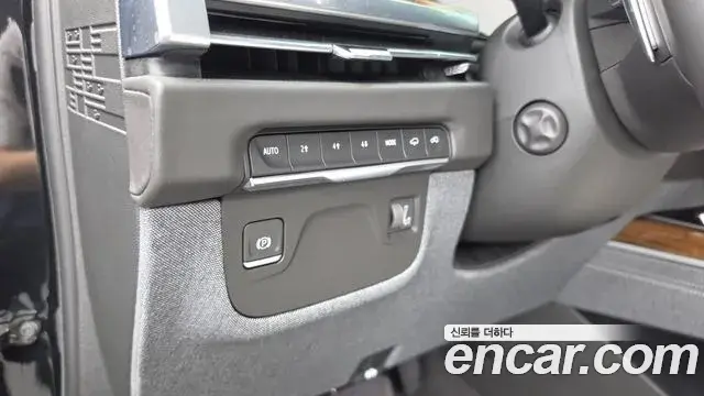 Cadillac Escalade 2025 — ფოტო 28/40