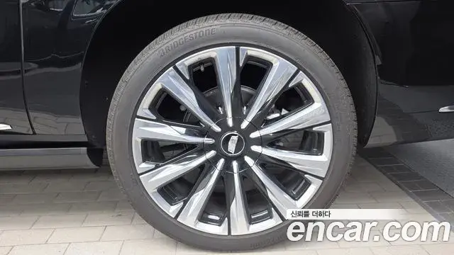 Cadillac Escalade 2025 — ფოტო 39/40
