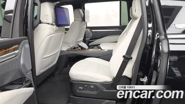 Cadillac Escalade 2025 — ფოტო 34/40