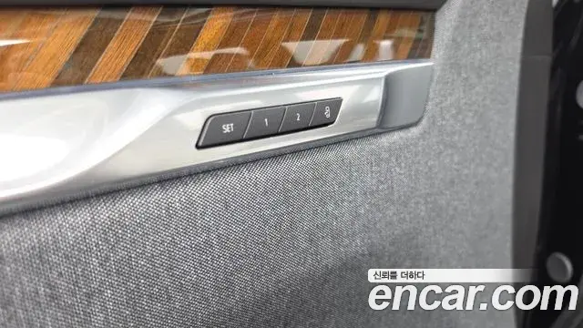 Cadillac Escalade 2025 — ფოტო 16/40