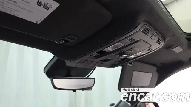 Cadillac Escalade 2025 — ფოტო 13/40