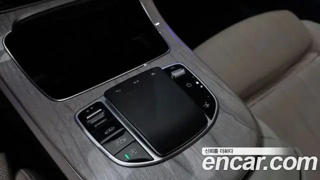 Mercedes-Benz E-Class 2021 — Фото 19/20