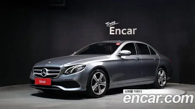 Mercedes-Benz E-Class 2019 — Photo 1/31