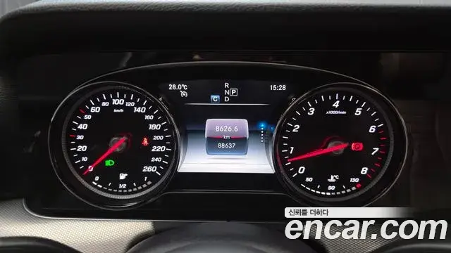 Mercedes-Benz E-Class 2019 — Photo 22/31