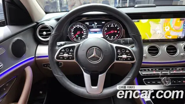 Mercedes-Benz E-Class 2019 — Photo 24/31