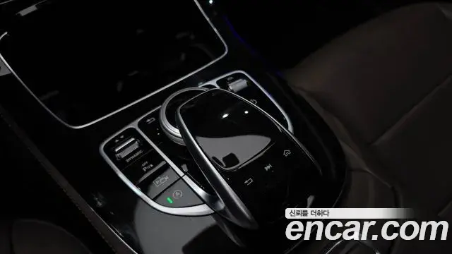 Mercedes-Benz E-Class 2019 — Photo 29/31