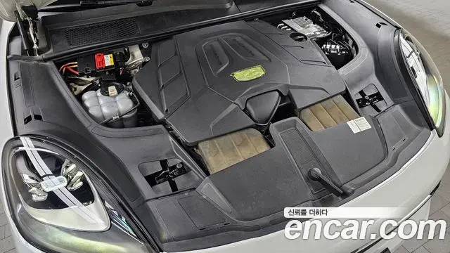 Porsche Cayenne 2020 — Photo 11/34