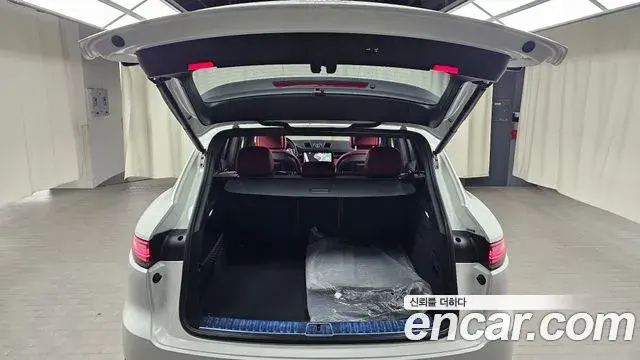 Porsche Cayenne 2020 — Photo 15/34