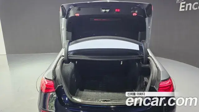 Mercedes-Benz S-Class 2022 — Şəkil 27/32