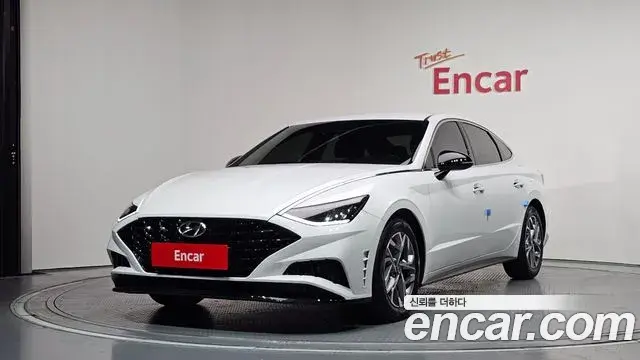Hyundai Sonata 2022 — Фото 1/20
