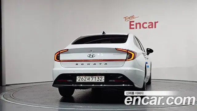 Hyundai Sonata 2022 — Фото 4/20