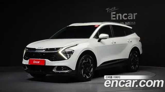 Kia Sportage 2023 — Фото 1/20