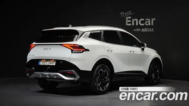 Kia Sportage 2023 — Фото 2/20