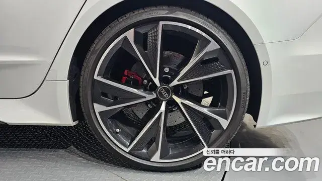Audi RS7 2023 — Photo 8/36