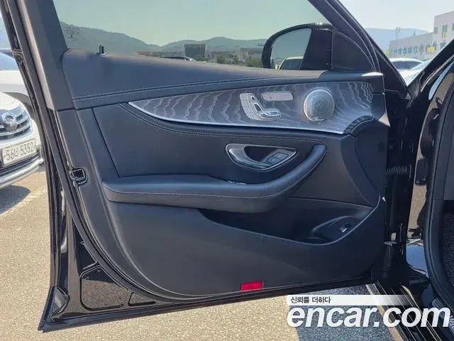 Mercedes-Benz E-Class 2021 — Şəkil 14/19