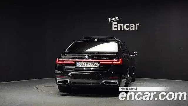BMW 7 Series 2020 — Şəkil 29/38
