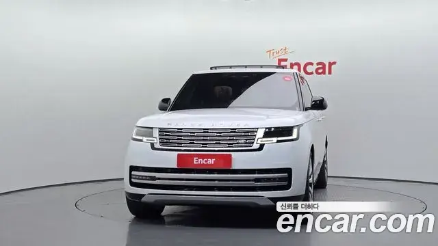 Land Rover Range Rover 2024 — ფოტო 28/41