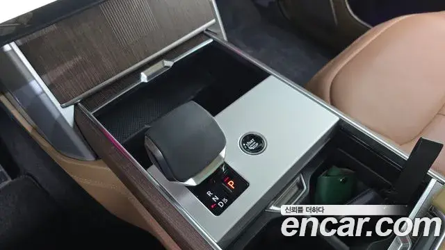 Land Rover Range Rover 2024 — ფოტო 31/41