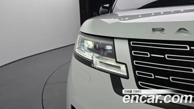 Land Rover Range Rover 2024 — ფოტო 39/41