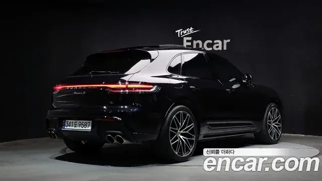 Porsche Macan 2023 — Şəkil 17/31