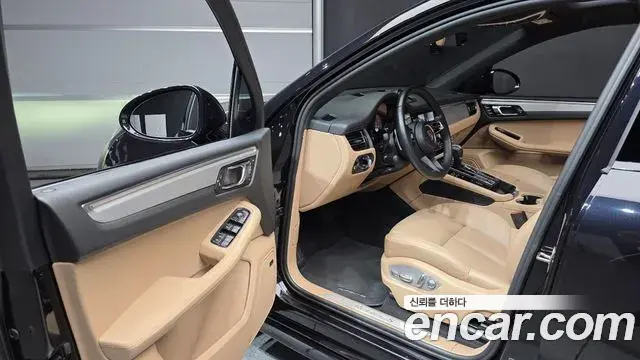 Porsche Macan 2023 — Şəkil 26/31