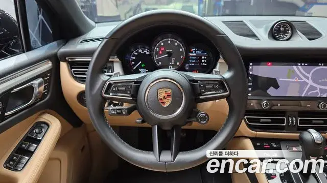 Porsche Macan 2023 — Şəkil 15/31
