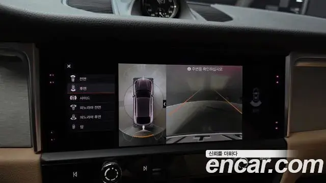 Porsche Macan 2023 — Şəkil 1/31