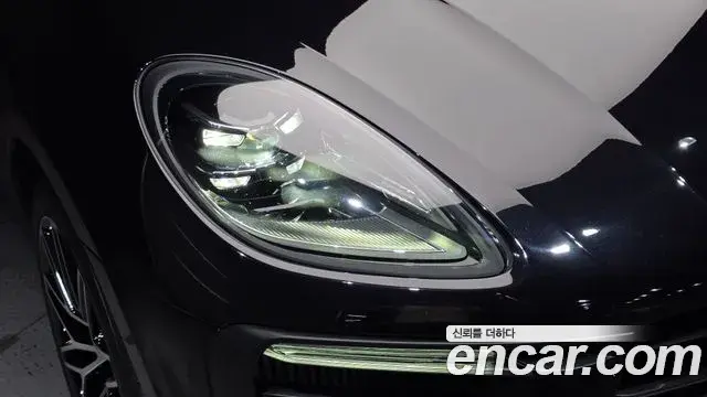 Porsche Macan 2023 — Şəkil 28/31