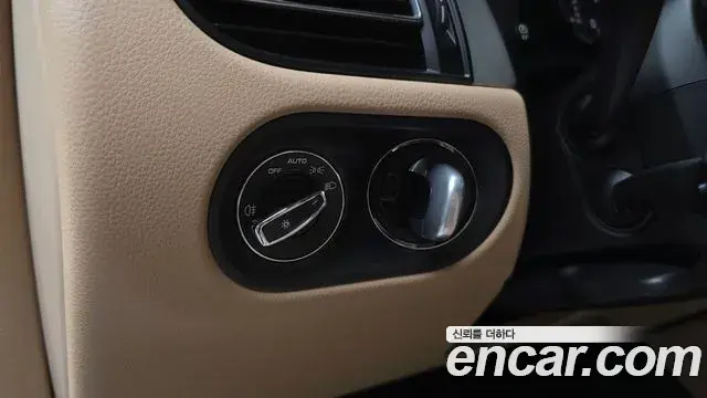 Porsche Macan 2023 — Şəkil 14/31