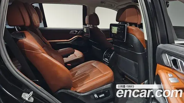 BMW X7 2021 — Photo 12/20