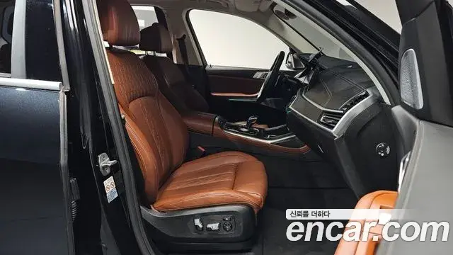 BMW X7 2021 — Photo 13/20