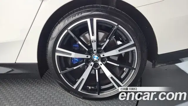 BMW 5 Series 2024 — ფოტო 19/34